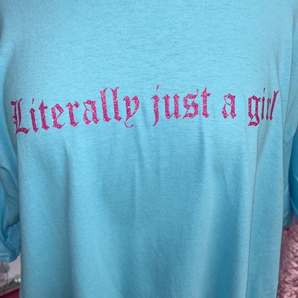 Gildan tee - Picture 3 of 3